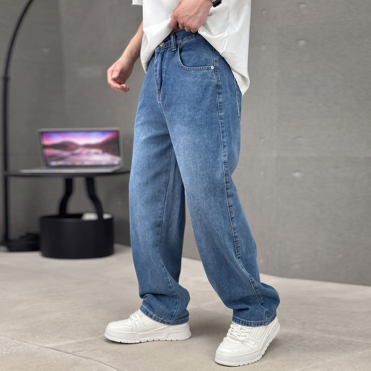 Marcus – Men’s Vintage Washed Loose Fit Straight-Leg Jeans