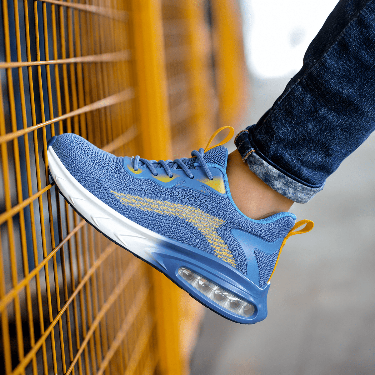 Jonas – Men’s Lace-Up Sneakers with Cushioned Sole