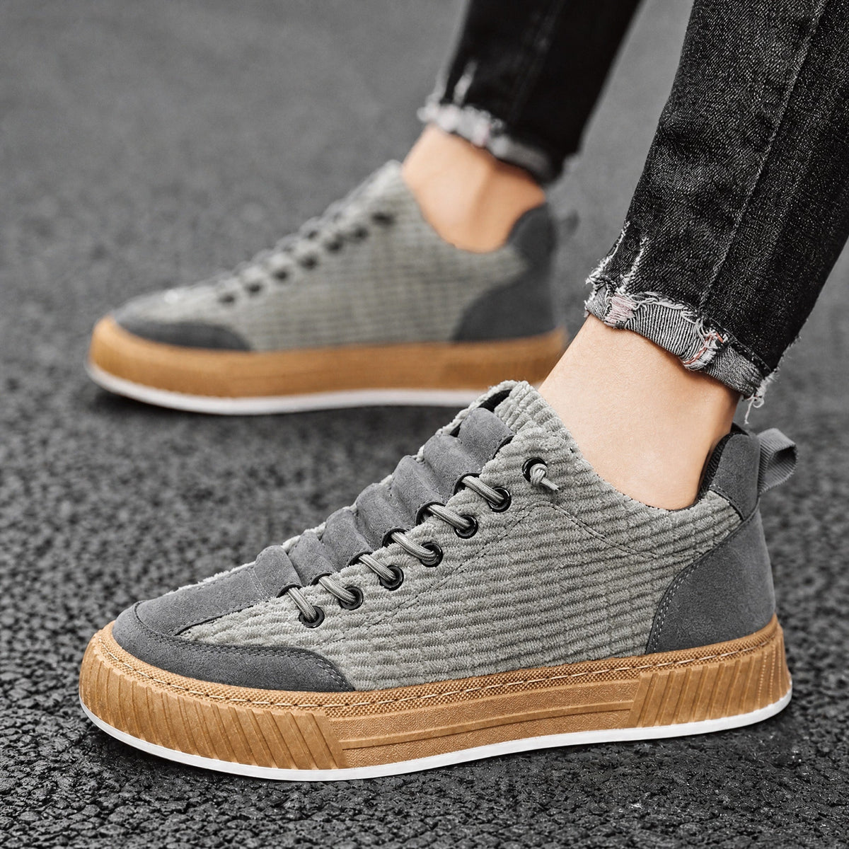 Jonas - Men's Supportive Quilted Low-Top Lace-Up Sneakers