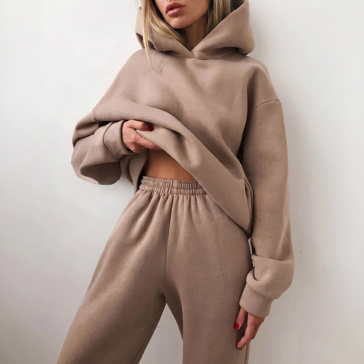 Lola - Women's Oversized Hooded Sweatshirt and Jogger Set