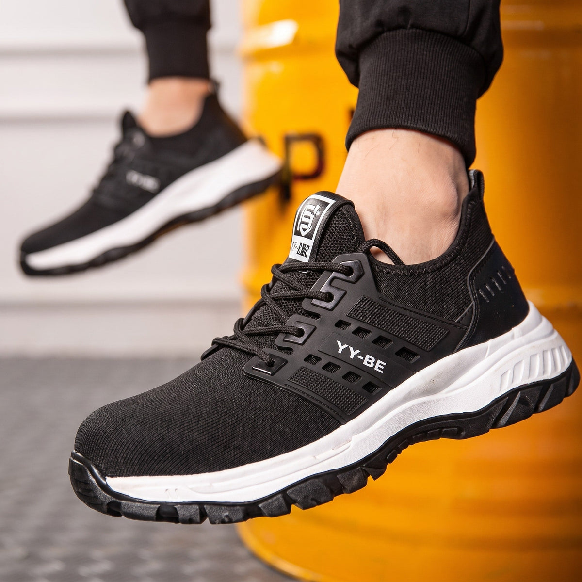 Marcus – Men’s Slip-Resistant Sneakers with Cushioned Support