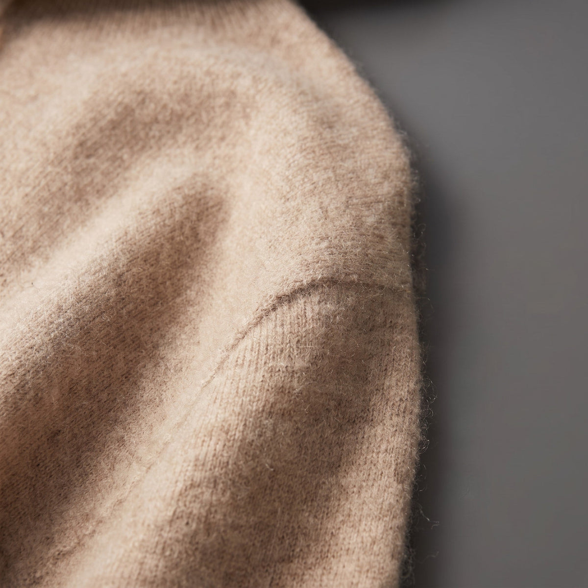 Marcus – Men’s Hooded Sweater with Drawstring and Ribbed Hem