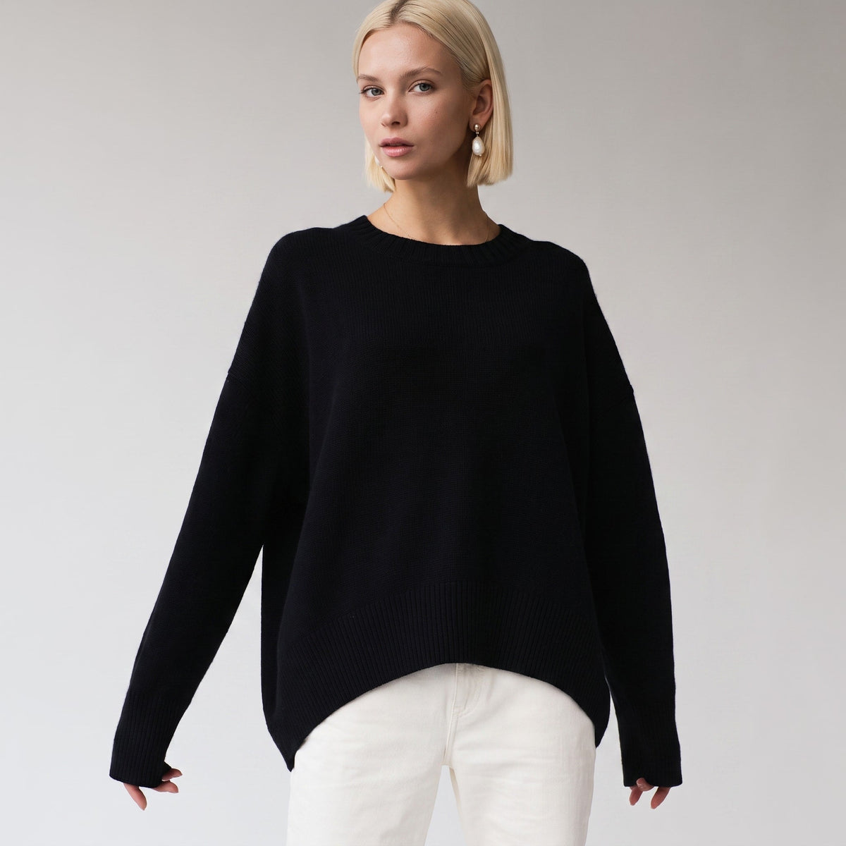 Olivia - Women's Oversized Crewneck Knit Sweater with Ribbed Cuffs