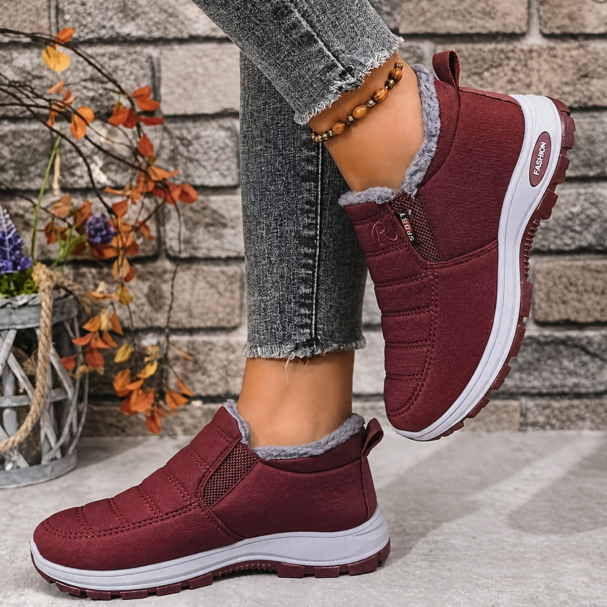 Rowan - Women's Supportive Fleece-Lined Slip-On Snow Boots