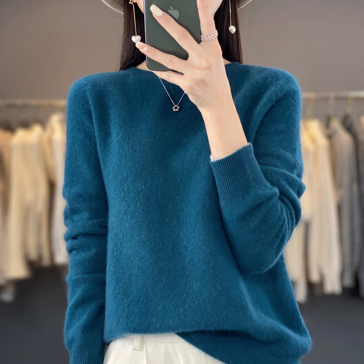 Eleanor – Women’s Relaxed Fit Crew Neck Sweater