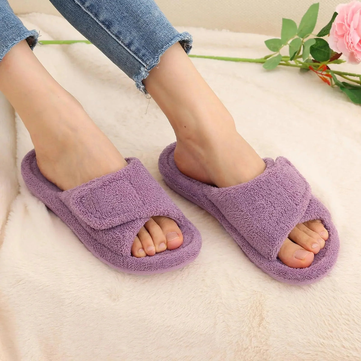 Maisie – Women’s Adjustable Strap Open-Toe Slippers