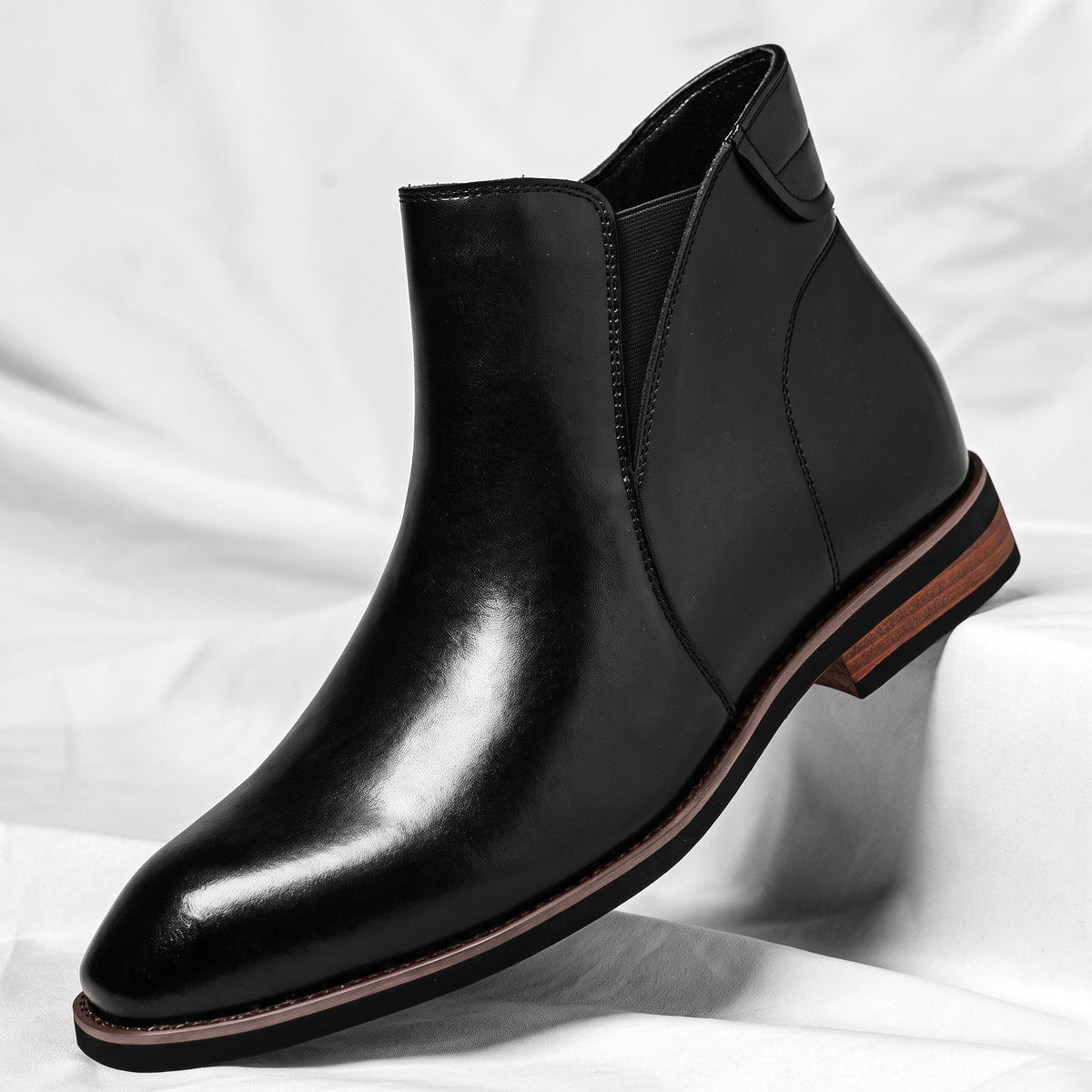 Sebastian - Men's Chelsea Boots with Pointed Toe and Pull Tab