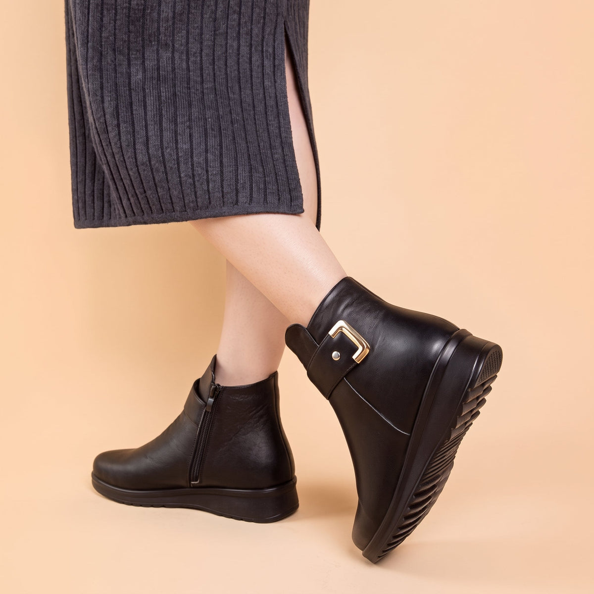 Clara - Women's Orthopedic Fur-Lined Ankle Boots with Buckle Strap