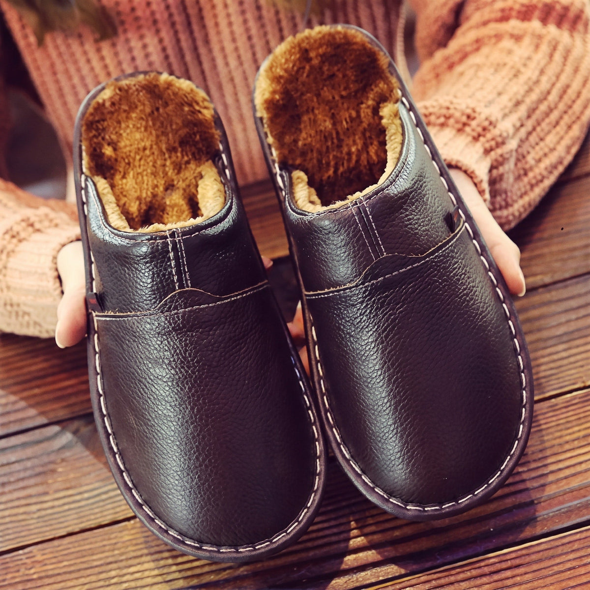 Daniel – Men’s Fur-Lined Clog Slippers with Cushioned Sole