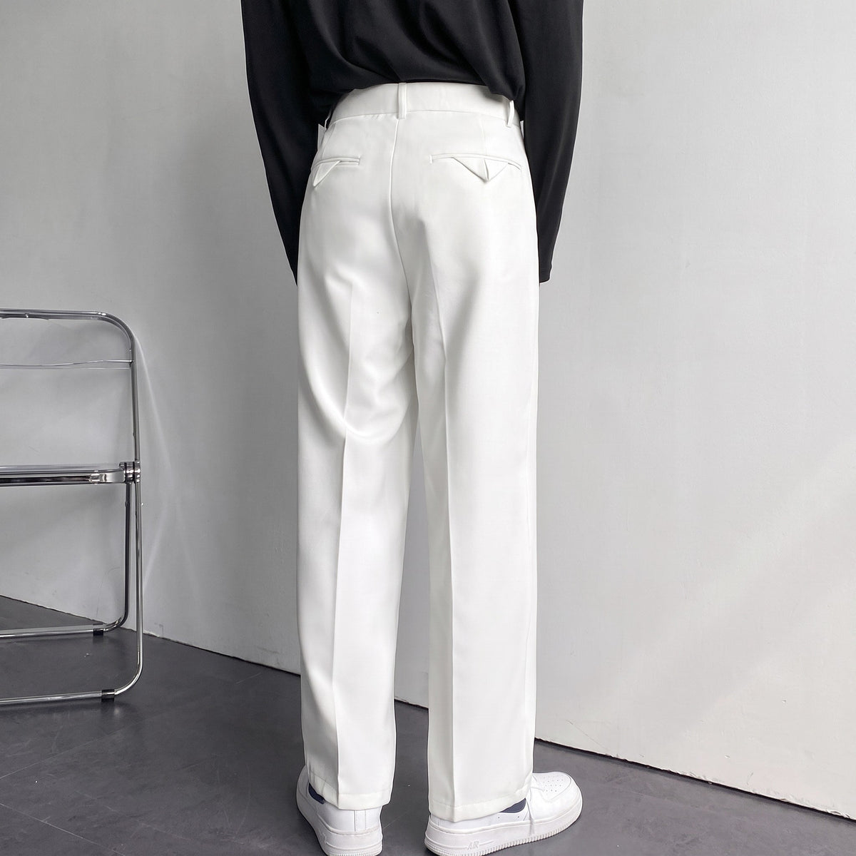 Charlie – Men’s Wide-Leg Trousers with Pleated Front