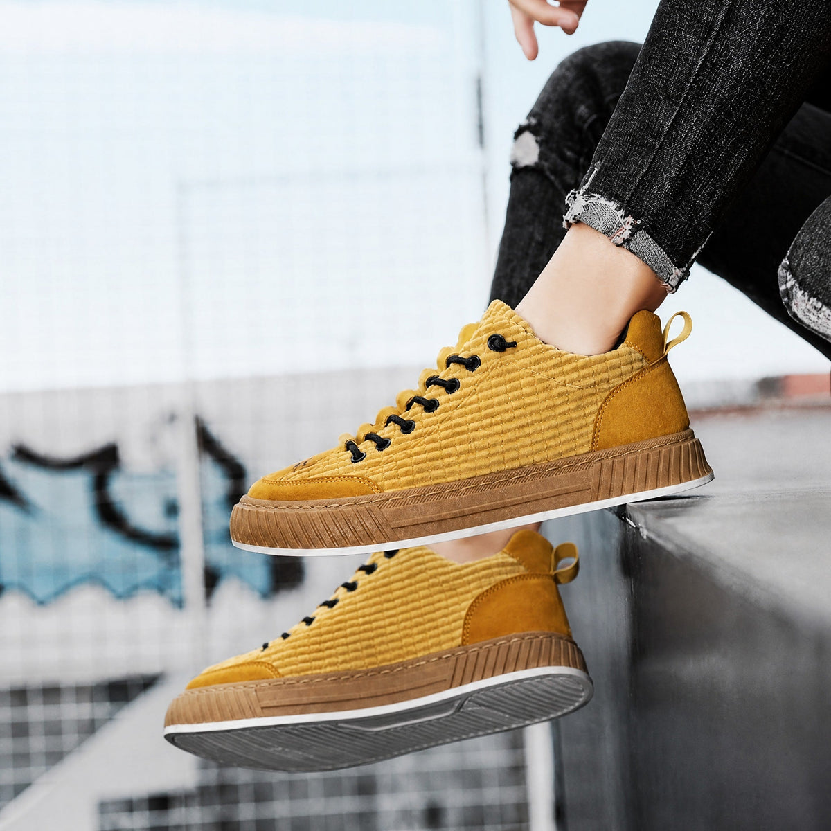 Jonas - Men's Supportive Quilted Low-Top Lace-Up Sneakers