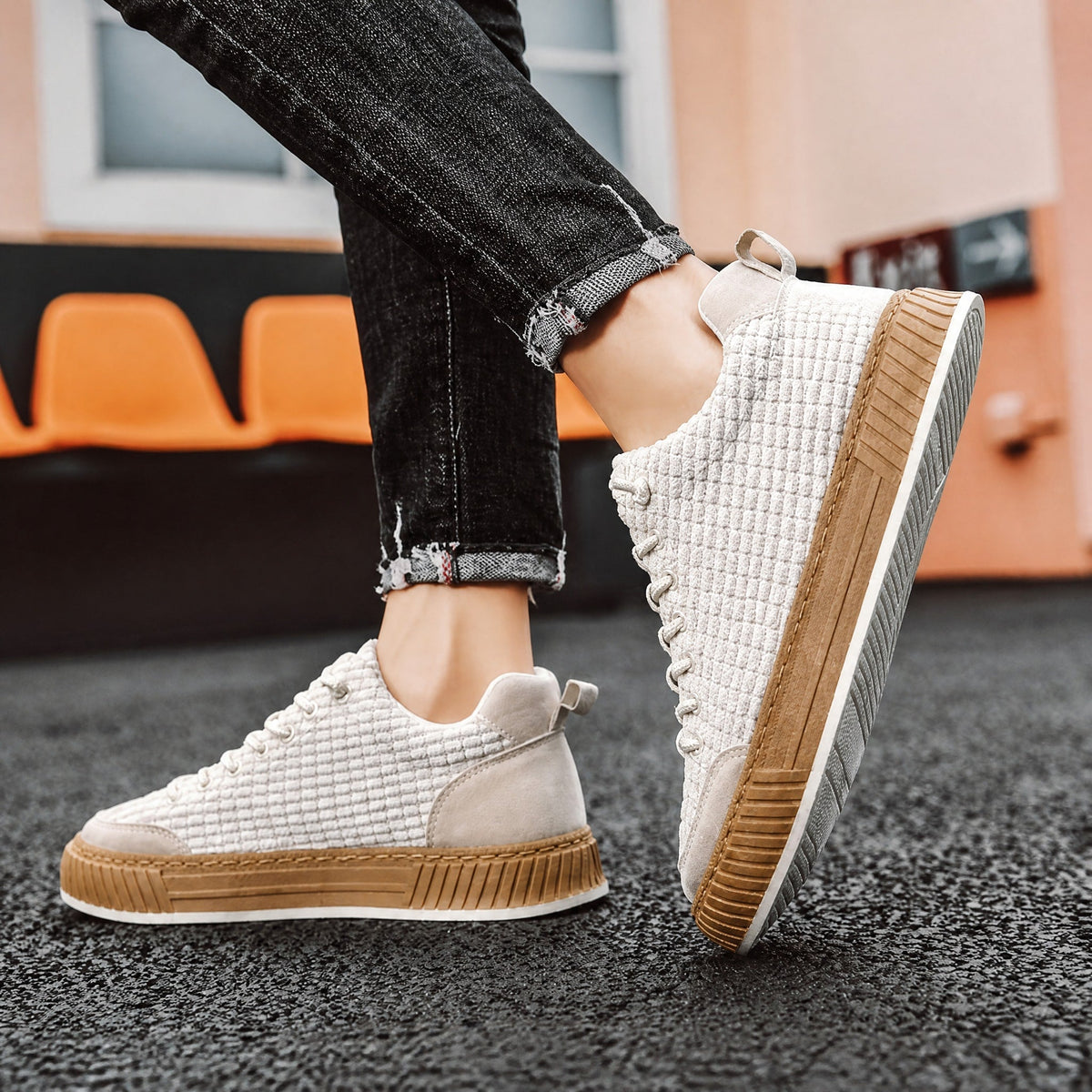 Jonas - Men's Supportive Quilted Low-Top Lace-Up Sneakers