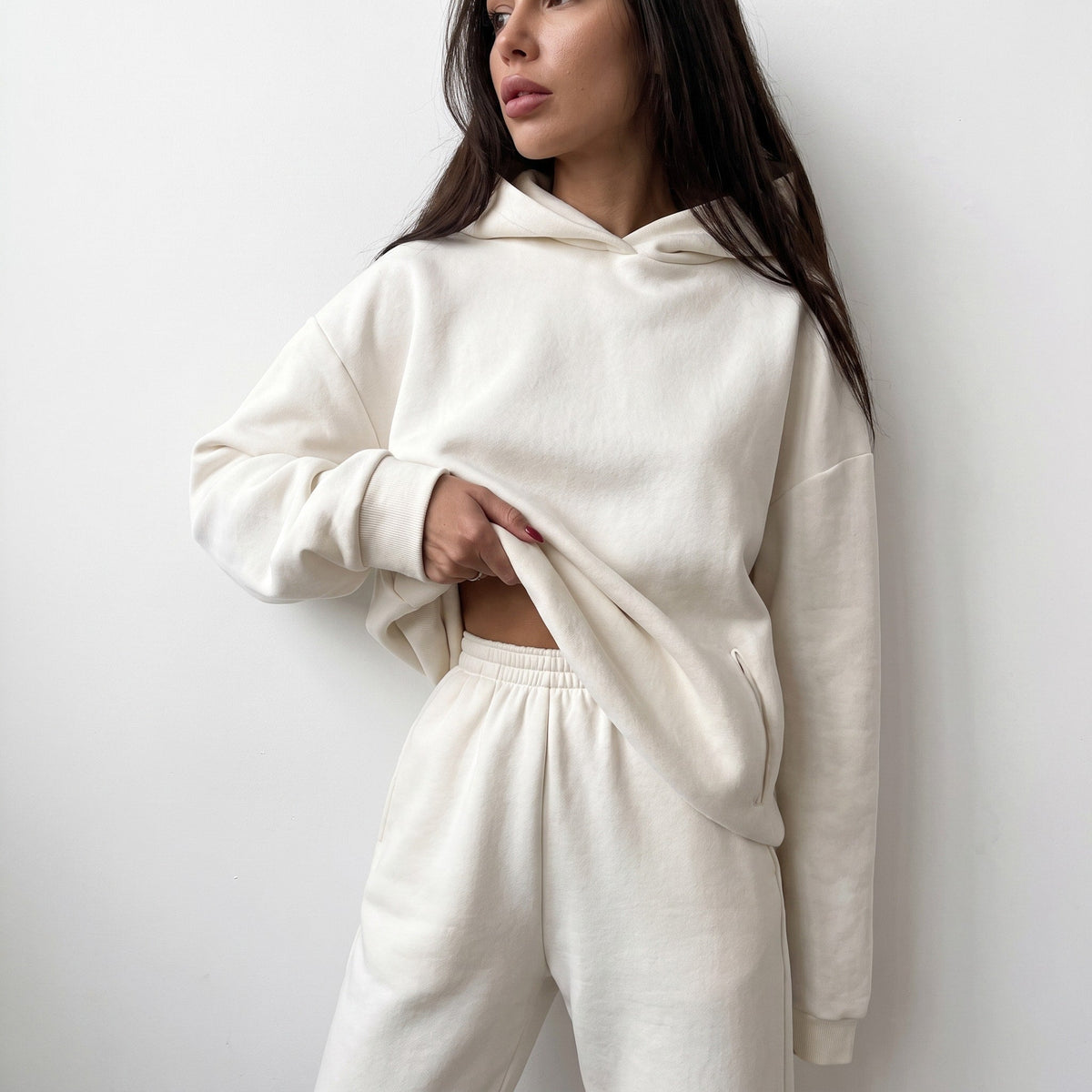 Lola - Women's Oversized Hooded Sweatshirt and Jogger Set