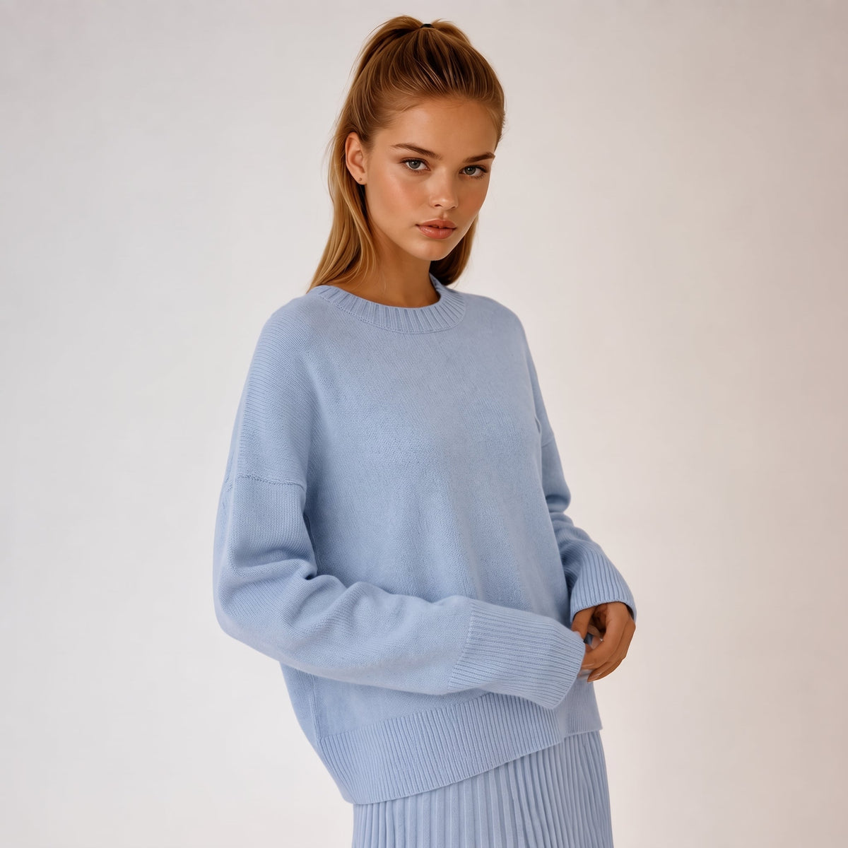Olivia - Women's Oversized Crewneck Knit Sweater with Ribbed Cuffs