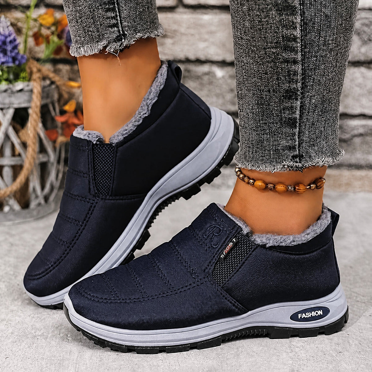 Rowan - Women's Supportive Fleece-Lined Slip-On Snow Boots