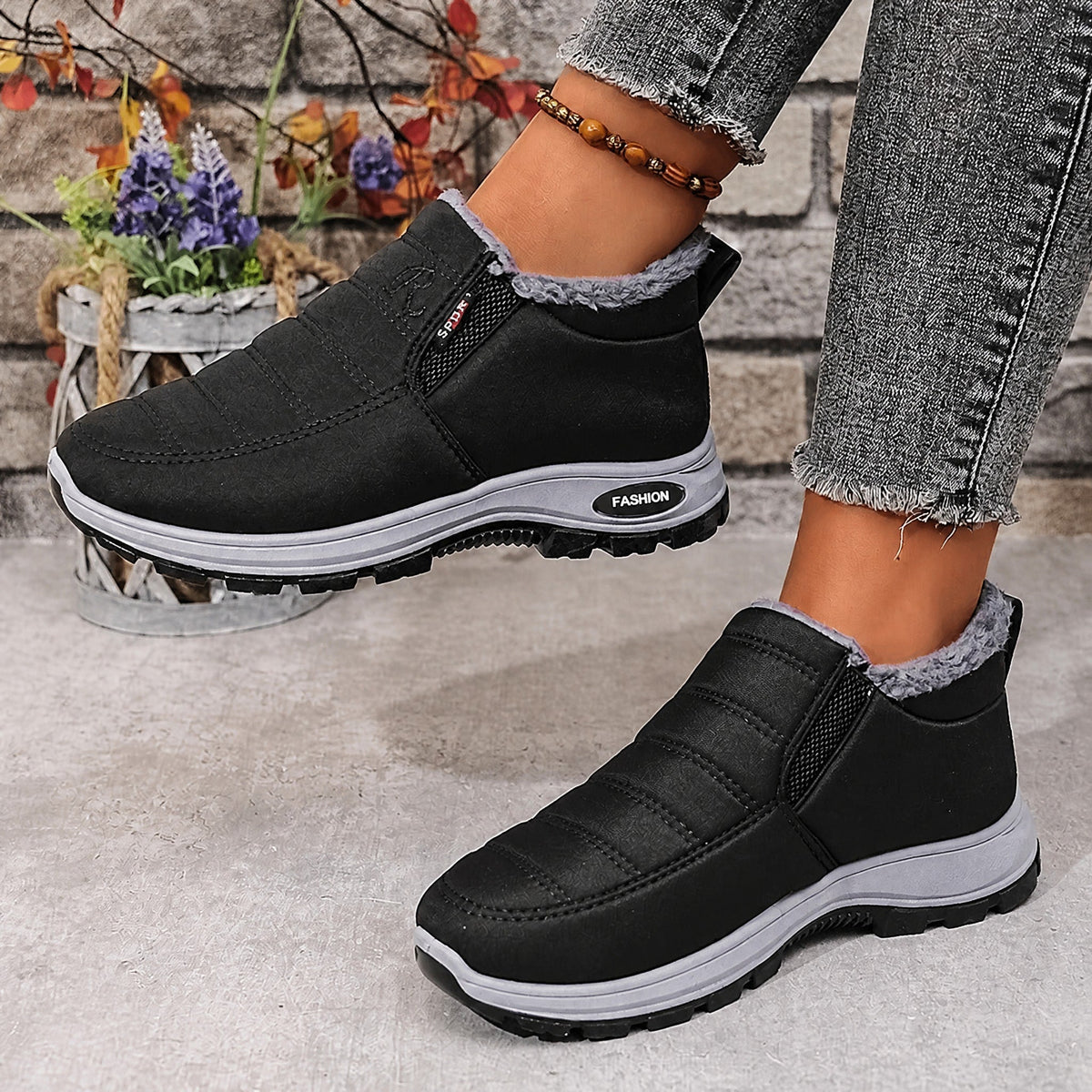 Rowan - Women's Supportive Fleece-Lined Slip-On Snow Boots