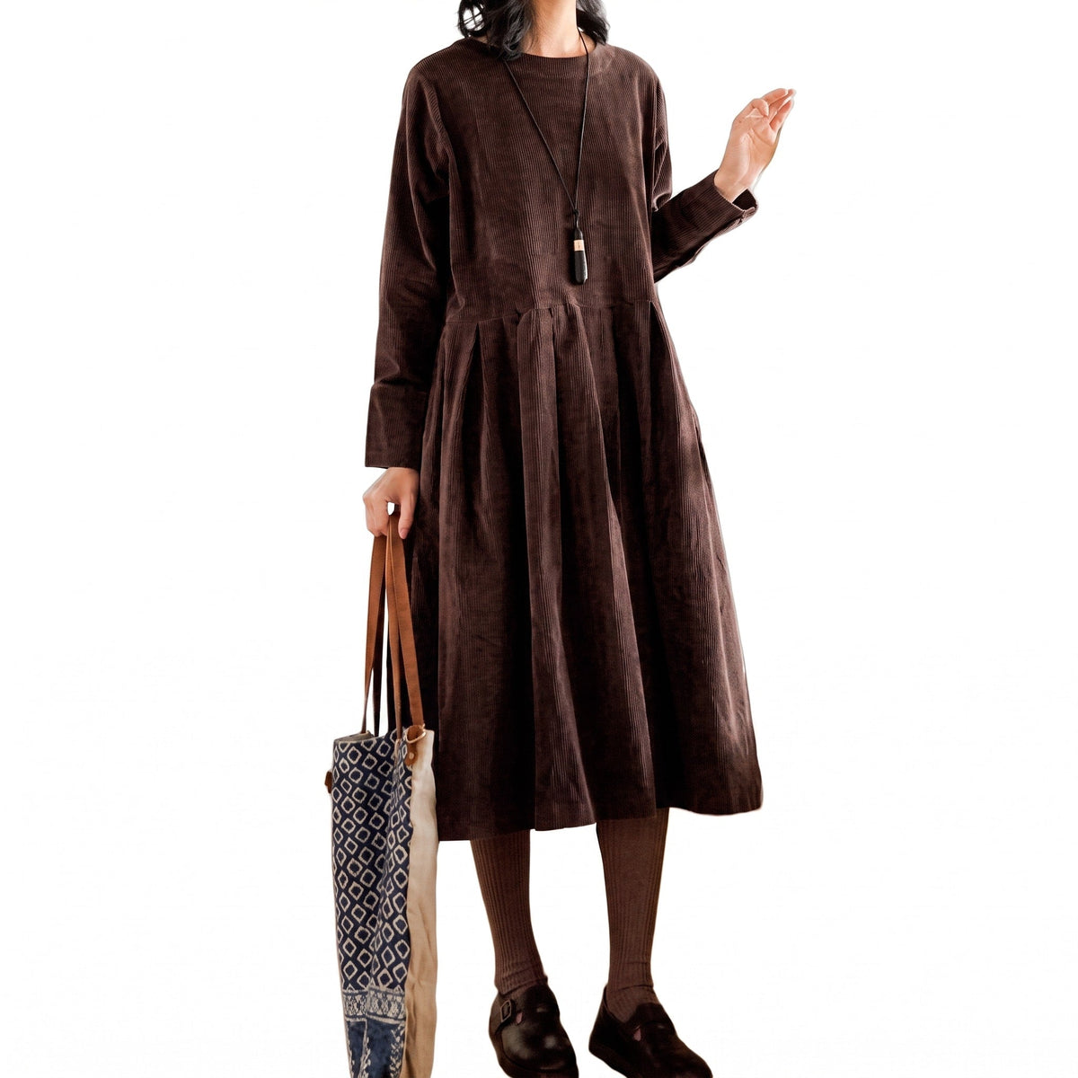 Zoe - Women's Relaxed Fit Long Sleeve Pleated Midi Dress with Round Neck